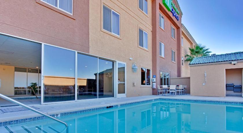 Holiday Inn Express Las Vegas-Nellis By Ihg Buitenkant foto